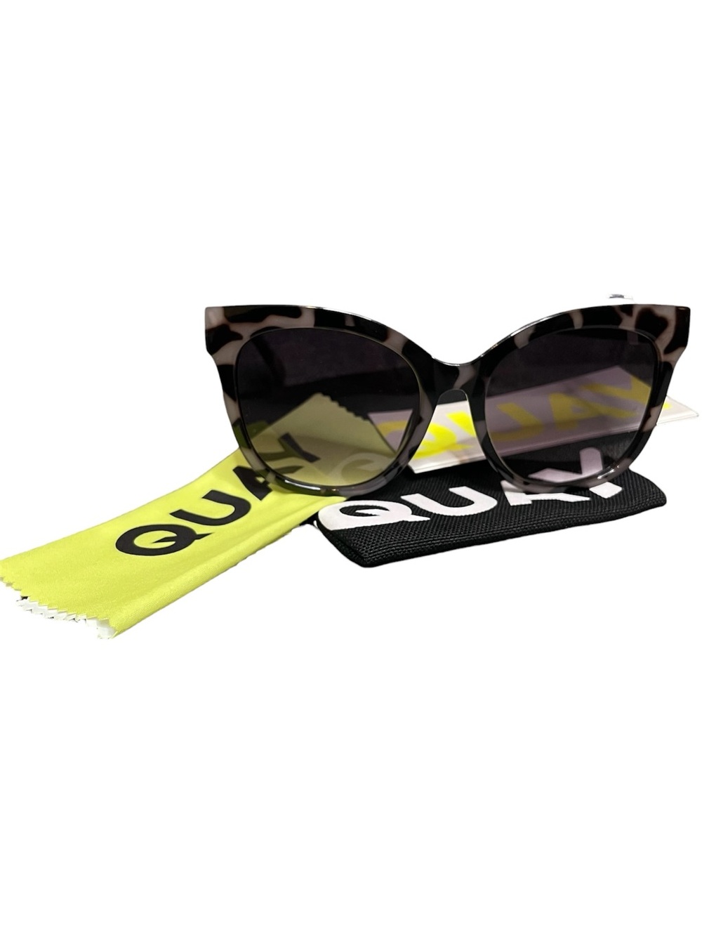 Quay Australia It’s My Way Oversized Cat-Eye Tortoiseshell Frame Sunglasses